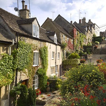 Well Cottage: A Cotswold Cottage At The Heart Of The Village Of Crudwell Екстериор снимка